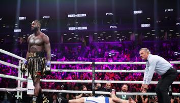 Bombarďák Wilder se vrátil drtivým knokautem. Po vítězství následovaly slzy