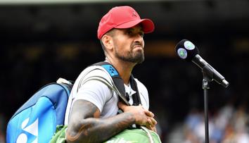 Další pokuta na obzoru. Kyrgios porušil pravidla Wimbledonu i bez divokých scén