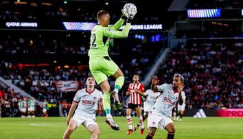Kovářovo PSV na začátek LM remizovalo. Fenerbahce smírně s AS Řím