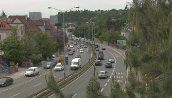 Češi jsou proti třicítce ve městech. Většina odmítá i zpoplatnění vjezdu do Prahy