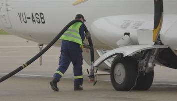 Aerolinky trápí vysoké ceny paliva. Některé ruší desítky letů, jiné zdražují letenky