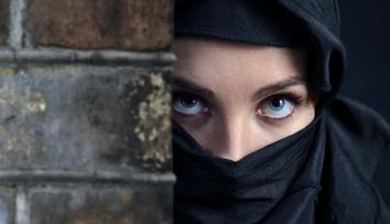 Zaměstnavatelé mohou muslimkám zakázat šátky, rozhodl evropský soud