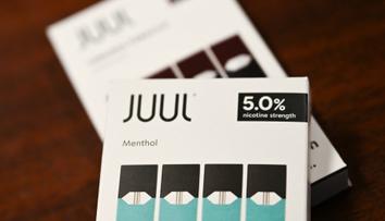 Výrobce e-cigaret Juul zaplatí 440 milionů dolarů za urovnání vyšetřování svých marketingových strategií