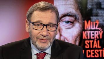 Kriminalisté obvinili bývalé agenty StB. Přes 10 let měli sledovat herce Töpfera