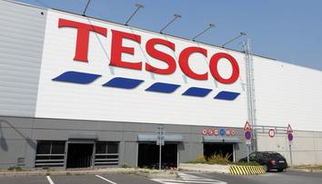 Tesco stahuje nebezpečnou elektroniku. Hrozí, že vybuchne