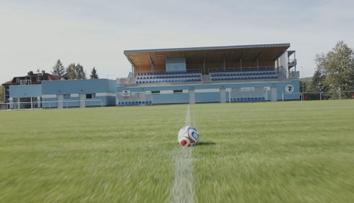 Fotbalisté z Jablůnky mají nové hřiště. O staré je připravila silnice