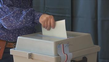 Kandidátky jsou uzavřeny. Stranické značky ve volbách už netáhnou, hodnotí politolog