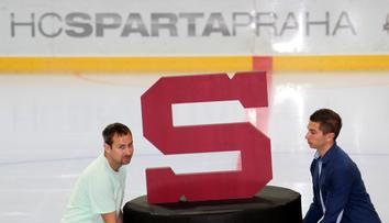 Hokejové Spartě hrozí krach! Vyčkává, ale ligu hrát zatím může