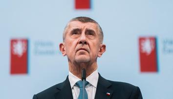 Vládní strany v průzkumu převálcovaly opozici. Blíží se ústavní většině