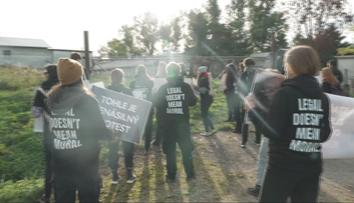 Aktivisté protestovali proti špatnému zacházení se zvířaty. Zasahovala policie
