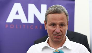 Komárek rozzuřil Čechy: Když pracují, stejně všechno zkazí!