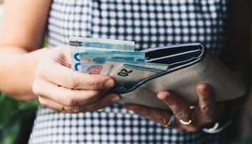 Žena si na Temu koupila falešné peníze. Za pouhých 500 korun jí poslali 150 tisíc
