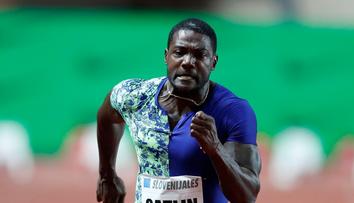 Gatlin nejspíš přijde o MS! Hvězdný sprinter se poranil při závodě