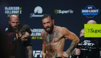 McGregorův hororový comeback. Zranění v prvních vteřinách, vítězí Holloway