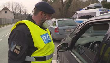 Lidé zkoušejí cestovat mezi okresy, hlídky řeší kuriózní výmluvy i opilce