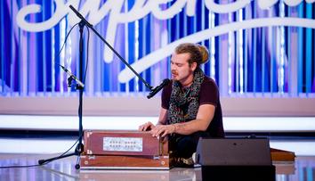 Jedno poprvé v letošní SuperStar: Vladimír hrál a zpíval na podlaze