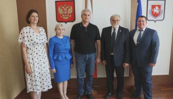 Senátor Doubrava navštívil okupovaný Krym. Nepřijatelné, zní ze Senátu