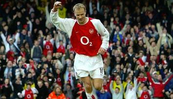 Tohle není vtip! Hvězdy Bergkamp a Cruijff obléknou dres Blšan