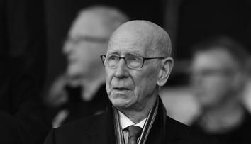 Smutná zpráva z Anglie. Sir Bobby Charlton zemřel, bylo mu 86 let