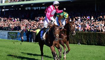 Dramatický finiš na Velké pardubické. Slavný závod těsně vyhrál Mr Spex