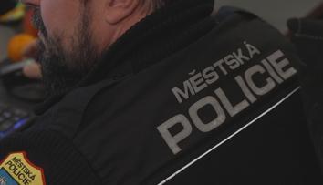 Muž při vykrádání sklepů nebyl moc nenápadný. Policie ho chytila při činu