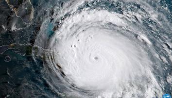 Hurikán Irma mírně zeslábl, na Floridě vrcholí evakuace