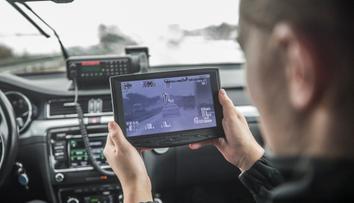 Řidička letěla po D1 202 km/h. Na policejní superb ale nestačila
