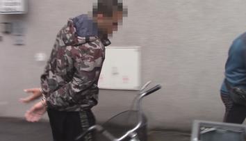 VIDEO: Hledaný muž policii neunikl, na kontě má mít řadu činů