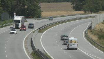 Nebezpečí na D3. Policie uzavřela dálnici kvůli autu v protisměru