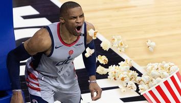 Hvězda Washingtonu zuří! Na cestě do šatny byla zasypána popcornem