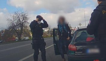 Policisté v České Lípě zastavili zfetovanou řidičku, měla koronavirus