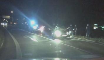 Řidič se snažil ujet policejní hlídce. Zastavil ho až zátaras