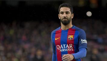 Místo dresu Barcelony na tři roky do vězení! Arda zmlátil zpěváka