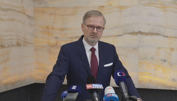 Fiala odmítá jednat pod tlakem odborů. Arogantní a urážlivé, hodnotí opozice