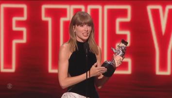 Zpěvačka Taylor Swift překonala rekord Beyoncé. Na kontě má už 33 trofejí