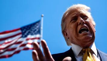 S Íránem zahnal Trump sám sebe do kouta. Teď jen zkouší, co se chytne, říká Jirušek
