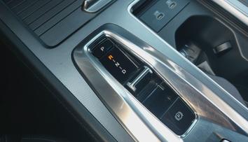 Řidiči v Česku si oblíbili automaty. Zvýšený zájem hlásí i autoškoly