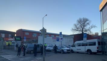 Policie znovu vyjížděla do Vysočan. Bleší trhy i přes zákaz opět otevřely