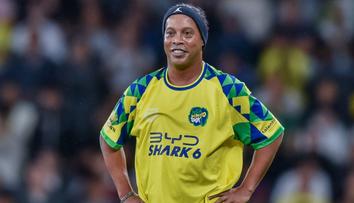 Legendární Ronaldinho se vrátí na hřiště. Sní o svém posledním profesionálním gólu