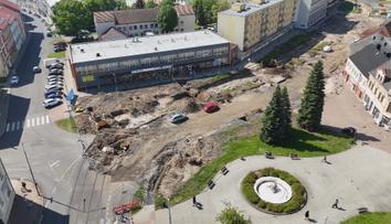 Stará kanalizace či chránění mravenci. Stavba tramvajové tratě v Litvínově se zdrží