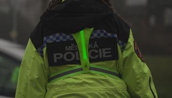 Policistky chtějí být na přechodech lépe vidět. Vyděsil je incident z ledna