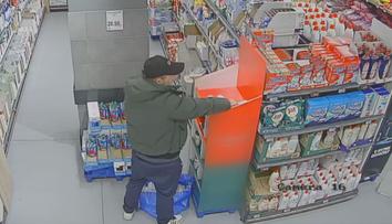 Zloděj zubních past znovu udeřil. Policie hledá důležitého svědka