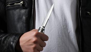 Hrůza na náměstí ve Dvoře Králové. Lidem tam měl vyhrožovat muž s nožem