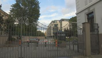 Podmínky bezpečnostní prověrky jsou přísné. Špeh z ministerstva ji měl i tak