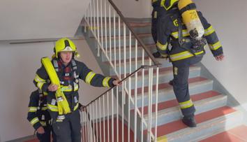 Pražská dvojčata ožila vzpomínkou. Příslušníci IZS běželi na počest padlých kolegů