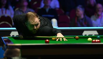 Snookerový mladík přepsal historii. Dvěma maximy si vydělal miliony