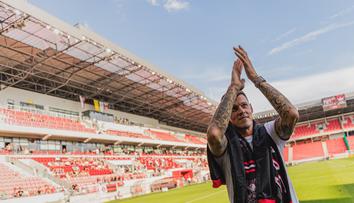 Škrtel se i nadále baví fotbalem! V osmé lize se blýskl výstavním gólem