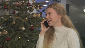 Počet SMS zpráv na Štědrý den klesl. Lidé byli více na sociálních sítích