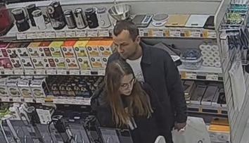 Pár ukradl v Teplicích zubní kartáčky za desítky tisíc. Dvojici hledá policie