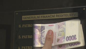Úplatek 10 milionů! Policie navrhla obžalovat zaměstnance finančáku